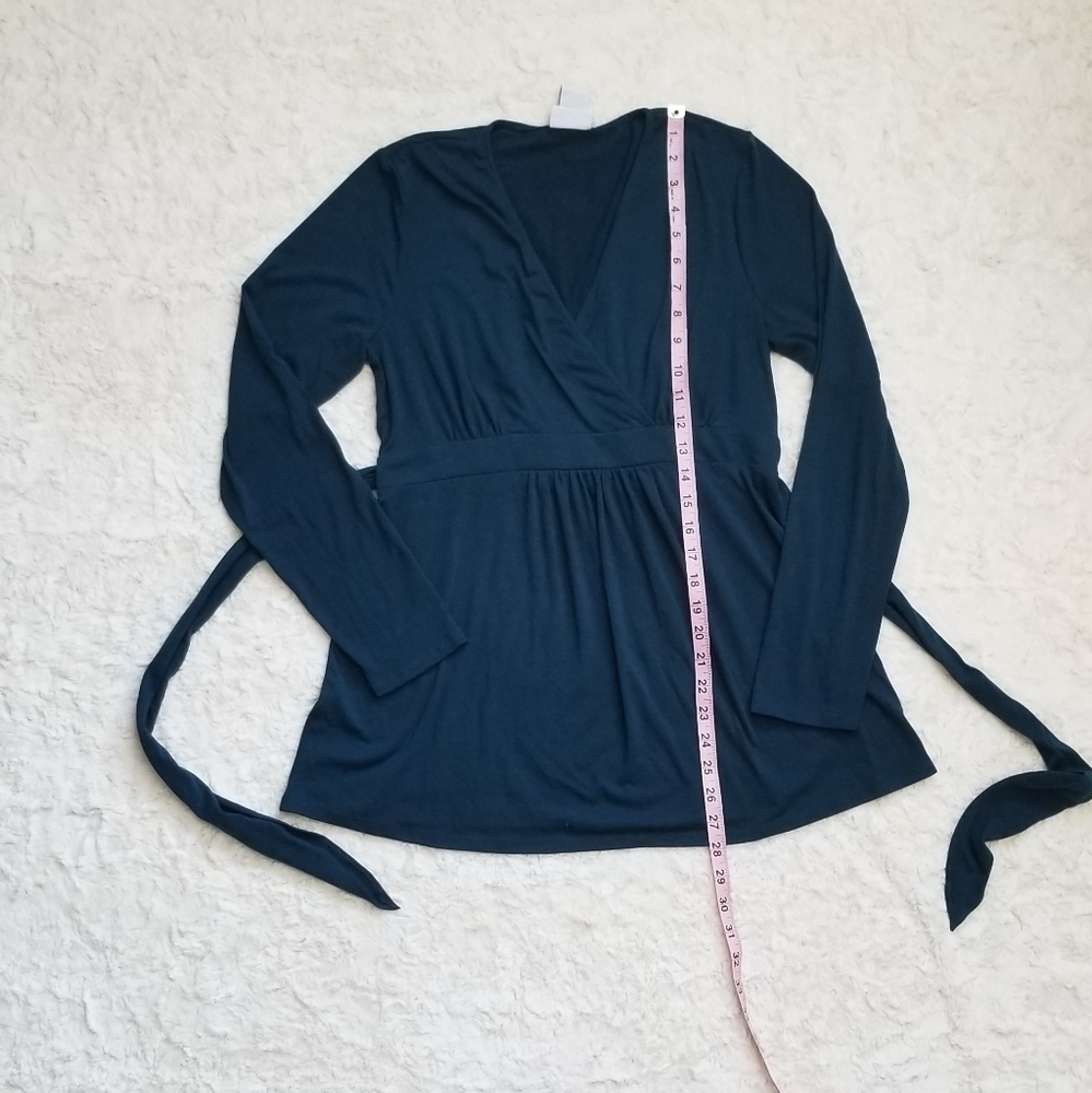 Oh baby by motherhood maternity shirt